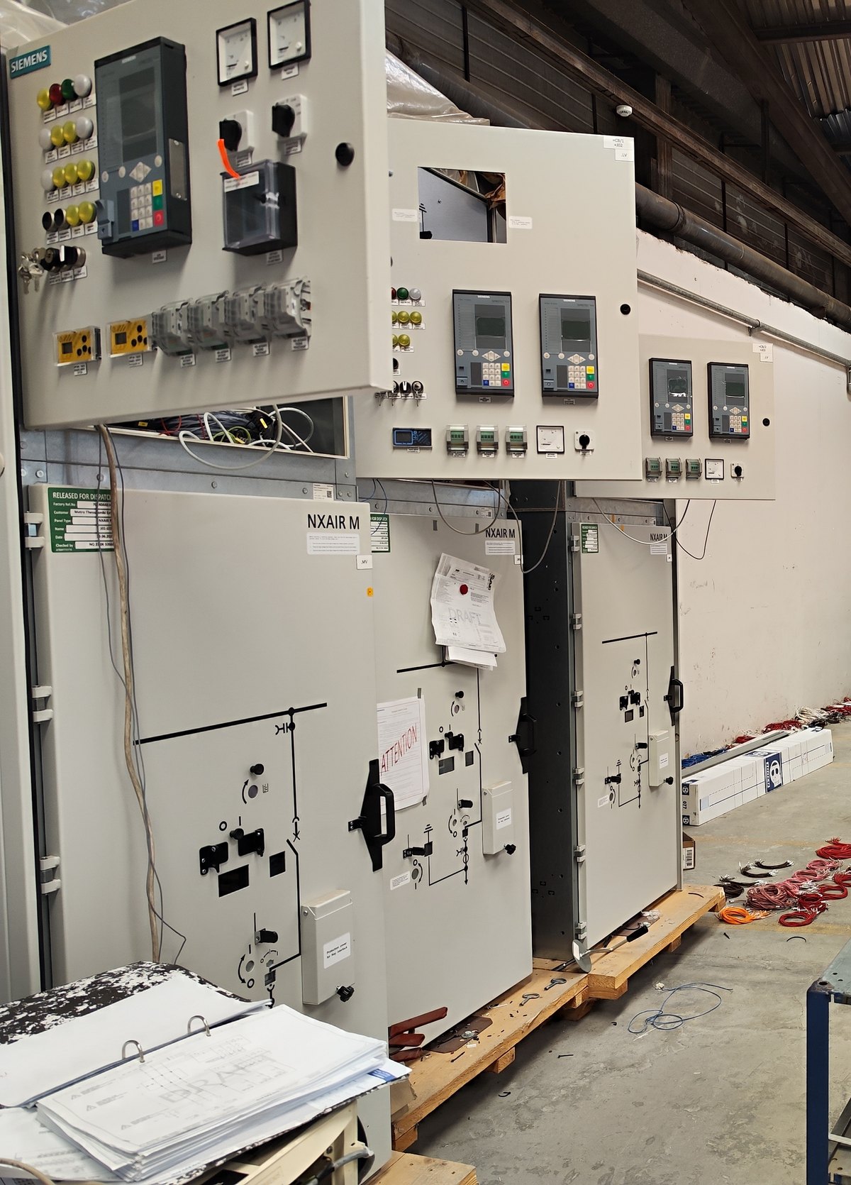 Electrical switchgear commissioning environment relevant to critical power systems